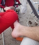 het is warm dus uit die schoenen